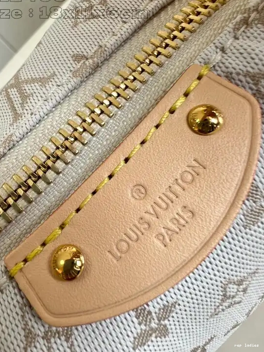 Cheap Vuitton Louis Hills Pochette 0705